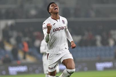 CANLI | Trabzonspor kupada çeyrek finalde! 6 gol 1 kırmızı kart, İstanbul'da müthiş maç... (Maç özeti | Başakşehir 2-4 Trabzonspor)