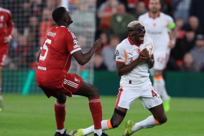 Galatasaray'dan resmi açıklama: Osimhen'in kolu kırıldı, Noa Lang'ın parmağında 'ciddi kesik'