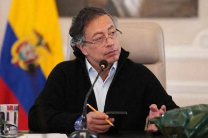 Gustavo Petro'dan, Trump'a: Netanyahu ile arana mesafe koy