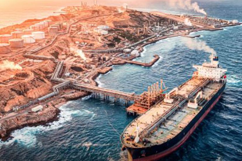 Hark Adası'nda petrol yüklemesi devam ediyor