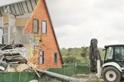 Hobi bahçesinde kaçak yapıya fren