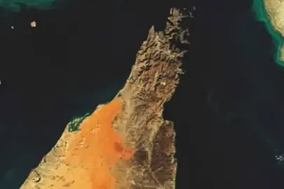 Hürmüz Boğazı’nda sevkiyat krizi: Tankerler Boğaz'ın iki yakasında bekliyor