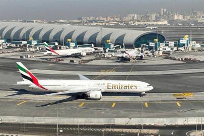 İHA ile vurulan Dubai Uluslararası Havalimanı'nda uçuşlar askıya alındı