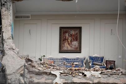 İran ABD ile görüşmelerin sürdüğünü reddetti, İsrail ve Körfez ülkelerini hedef aldı