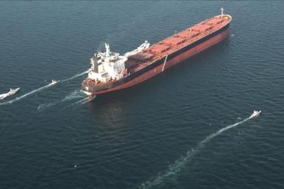 İran, Hürmüz Boğazı'nı kapattı: Olağanüstü gemi yoğunluğu oluştu