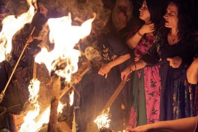 İran’da yeni yıl öncesi geleneksel ateş ritüeli: Savaşın gölgesinde kutlamalar