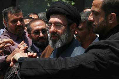 İran'ın yeni dini lideri Hamaney'den ilk açıklama: 'Bölgedeki tüm ABD üsleri kapanmalı'