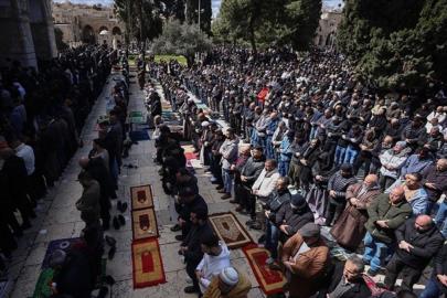 İsrail'den Mescid-i Aksa'da cuma namazına yasak kararı