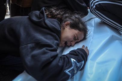 İsrail'in Gazze saldırılarında 6 kişi hayatını kaybetti