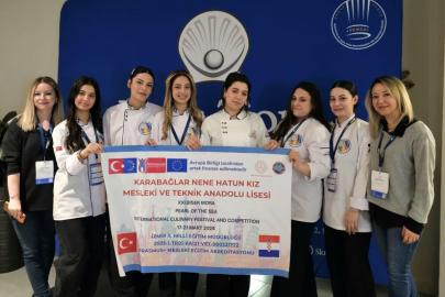 İzmirli Öğrenciler Türk Mutfağının Zenginliğini Uluslararası Platformda Bir Kez Daha Kanıtladı