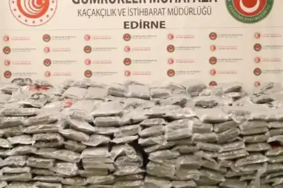 Kapıkule’de dev operasyon: 1 ton 413 kilo esrar ele geçirildi  