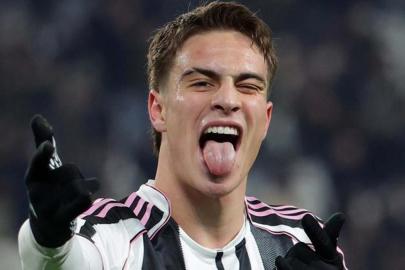 Kenan Yıldız'a dev onur! Tarihe geçti