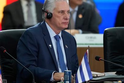 Küba lideri: 'Her türlü saldırı sarsılmaz bir direnişle karşılaşır'