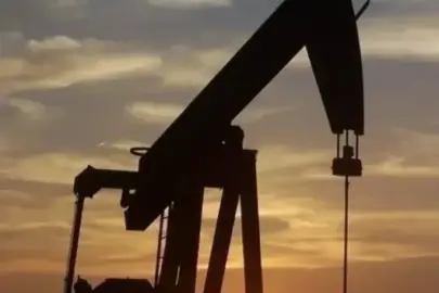 Küresel gerilim petrolü tırmandırdı: Brent 209 haftanın zirvesinde
