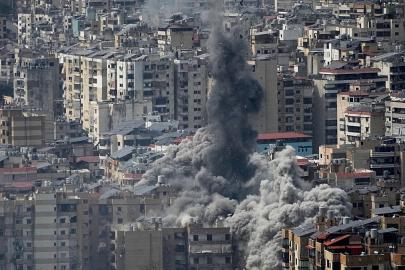 Lübnan: İsrail'in Hizbullah kalesine saldırıları Beyrut'ta on binlerce kişiyi yerinden etti