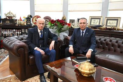 MHP'de üst düzey istifa: İzzet Ulvi Yönter görevinden istifa etti