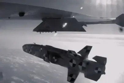 Milli seyir füzesi SOM-J’den tam isabet: Canlı harp başlığıyla hedefi vurdu