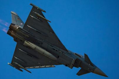 NATO'nun doğu kanadı: Almanya Eurofighter'larını Polonya'dan çekti