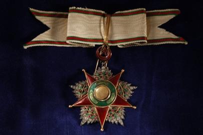 Osmanlı'nın kadınlara verdiği 'Şefkat Nişanı', Darphane'de yaşatılıyor