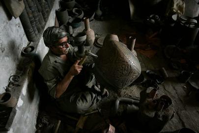 Pakistan’daki mezarlıklarda sanat: Hazara topluluğu sevdiklerini portrelerle anıyor