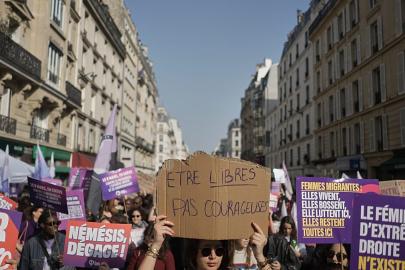 Paris ve Madrid'de 8 Mart Kadınlar Günü yürüyüşleri