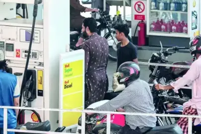 Petrol stoku olmayan yandı