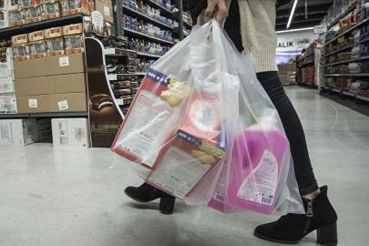 Plastik poşet ücretlendirmesiyle 2,8 milyon ton atık önlendi