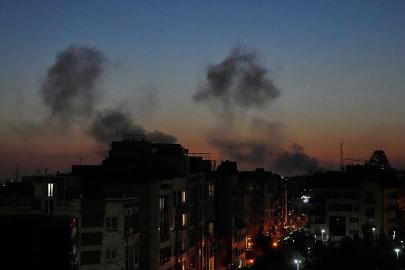 Tahran'da şiddetli patlamalar: ABD'den 'en büyük bombardıman' uyarısı