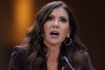 Trump, İç Güvenlik Bakanı Kristi Noem'in görevine son verdi