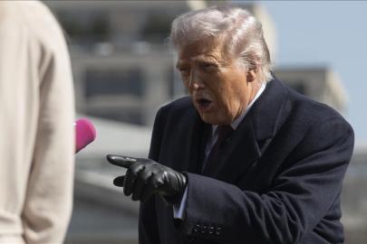 Trump’tan İran’a uyarı: Daha önce hiç görülmemiş bir güçle vururuz