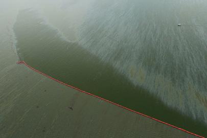 Veracruz'da petrol sızıntısı: Meksika kıyıyı temizlemeye çalıştı