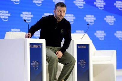 Zelenskiy: Rusya ile barış görüşmeleri Ortadoğu'daki duruma bağlı
