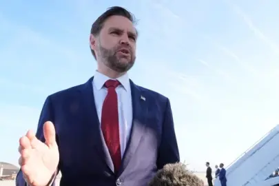 ABD ve İran ekipleri barış görüşmeleri için Pakistan'da bir araya geldi