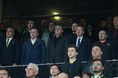 Bakan Bak, Fenerbahçe - Beşiktaş derbisini takip etti