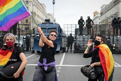 Belarus'ta tartışmalı LGBTQ+ yasası: Rusya'nın izinden giden kısıtlamalar parlamentodan geçti