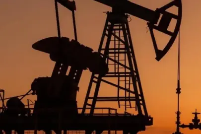 Brent petrolün varili 102,08 dolardan işlem görüyor