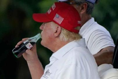 Donald Trump kola içmeye 'bilimsel' kılıf buldu: Kanser hücrelerini öldürüyor