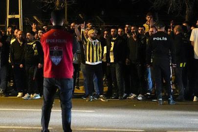 Fenerbahçe taraftarı Samandıra'yı bastı! 'Yönetim istifa' sesleri