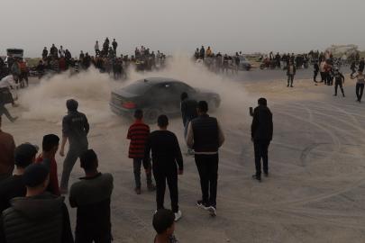 Gazze’de gençler, drift gösterisiyle savaşa inat eğlendiler