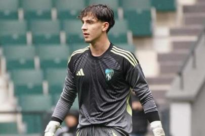 Genç kaleci Talha Polat imzayı attı