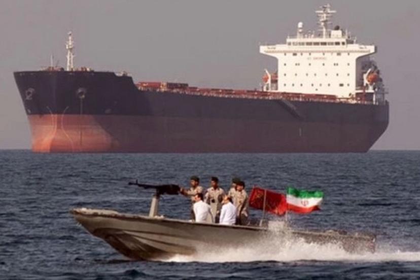 Hürmüz Boğazı’nda 3 gemiye ateş açıldı, İran ikisine el koydu