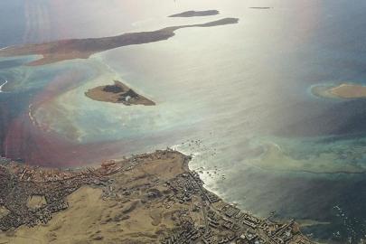 İran ateşkesin ardından Hürmüz Boğazı'nı geçişlere açtı