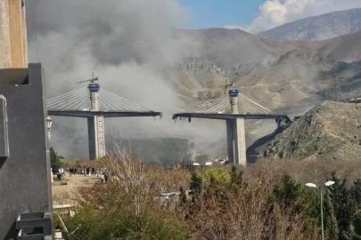 İran'da köprü saldırısında ölenlerin sayısı 13'e yükseldi