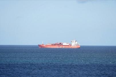 İran’dan Hürmüz Boğazı’nda yardım taşıyan gemilere geçiş izni