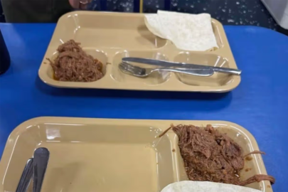 İran'ı abluka altına alan ABD gemilerinde açlık iddiaları