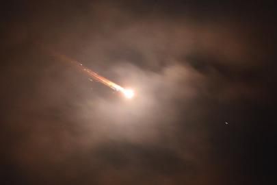 İran'ın İsrail'e attığı füzeler El Halil'den görüntülendi