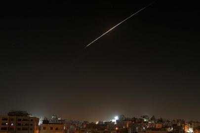İsrail gece yarısı İran füzeleriyle vuruldu