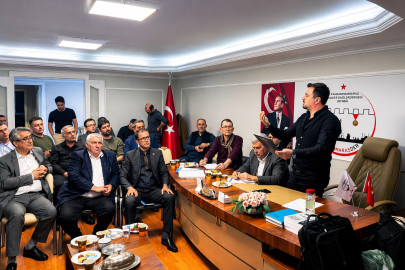 İzmir’de Maraşder güven tazeledi, Safa Narlı yeniden Başkan