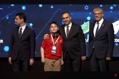 İzmirli Genç Bilim İnsanlarından Türkiye Finallerinde Büyük Başarı