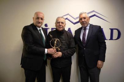 Kocaoğlu'ndan İZSİAD Başkanı Yücel Yaşar'a ziyaret